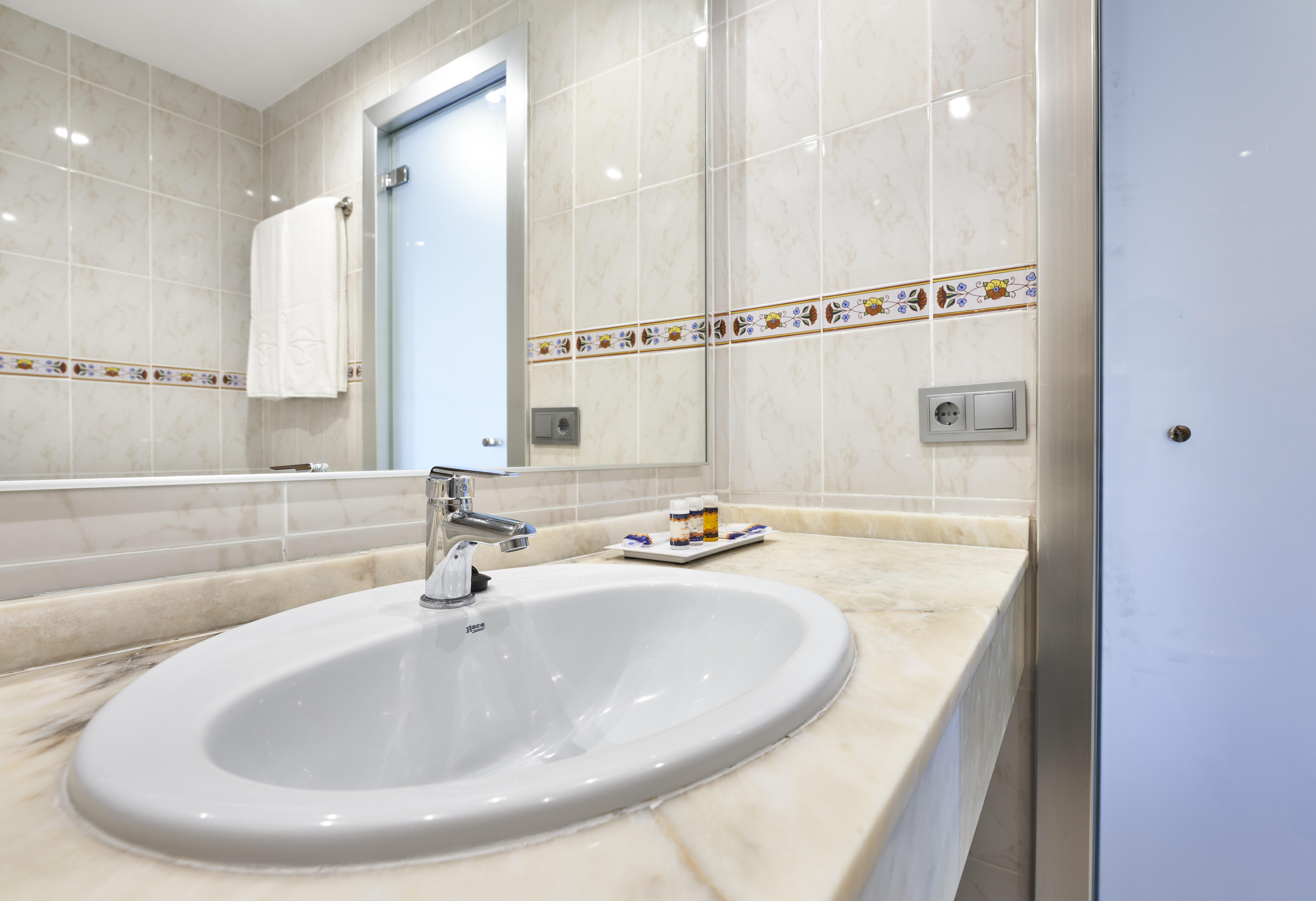 Hotel Globales Torrenova (Adults Only) Magaluf  Zewnętrze zdjęcie